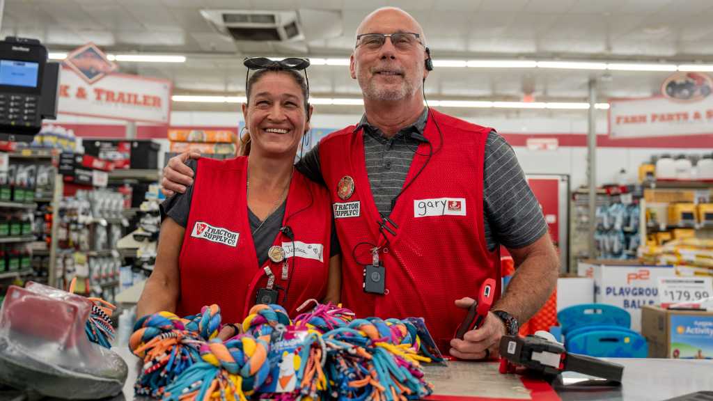 image of two tractor supply employees